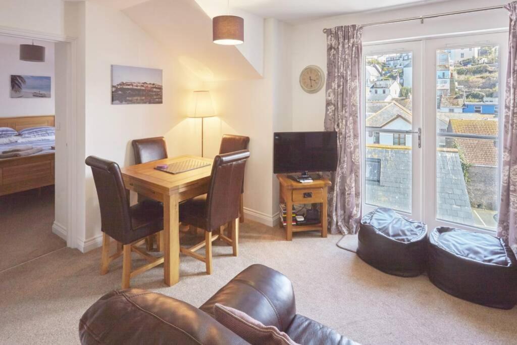 Captain'S Rest, 2 Bed Flat In The Heart Of Brixham Just 1 Min Walk From The Harbour Exterior photo